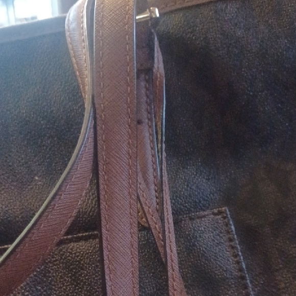 Michael Kors Elegant Black and Brown Tote - Picture 4 of 7